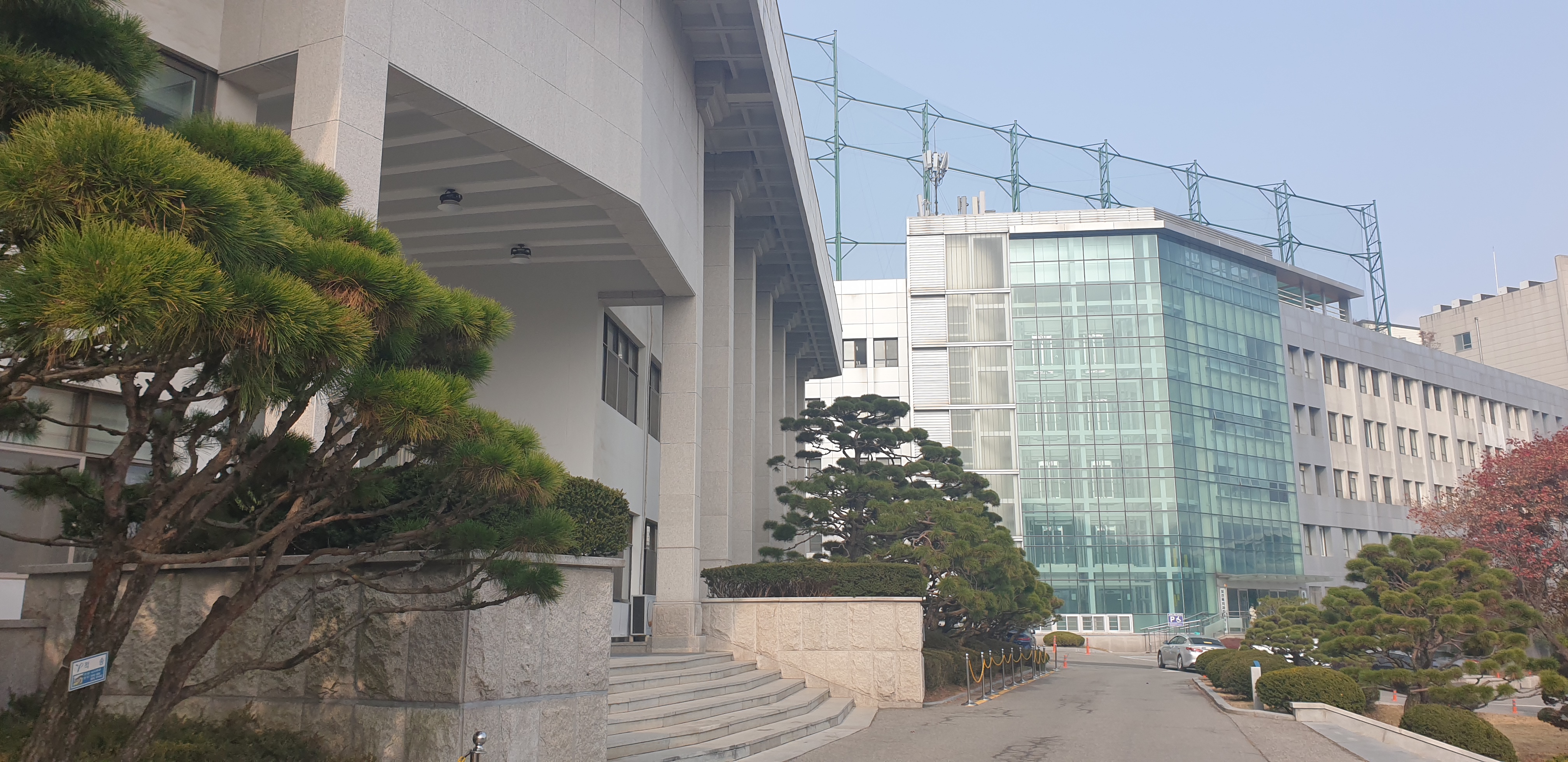 yi대학교 대학본부.jpg